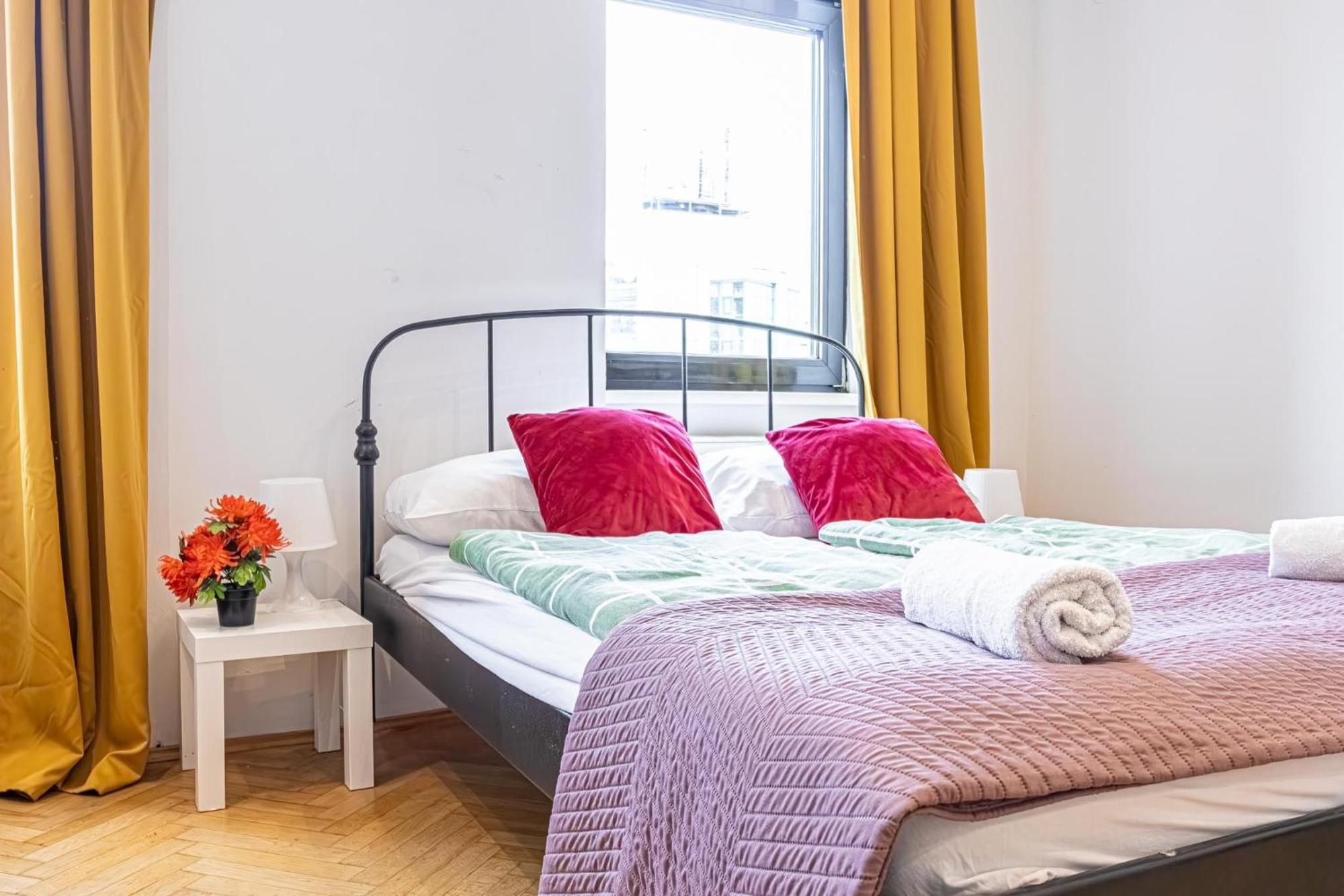 Near Danube & Millenium Tower - Massive Shared 4br Apartment Wien